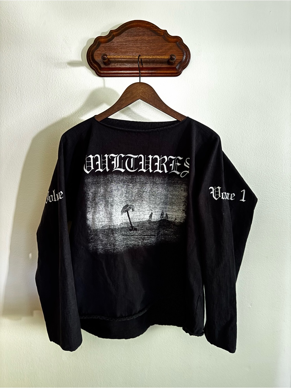 Vultures Graphic Long-Sleeve Sweater - Black